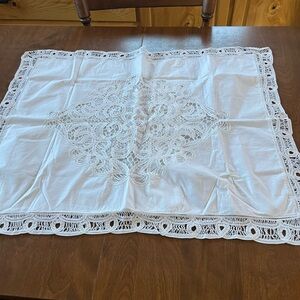 Classic White Battenberg Lace Tablecloth - Delicate Dining Accent